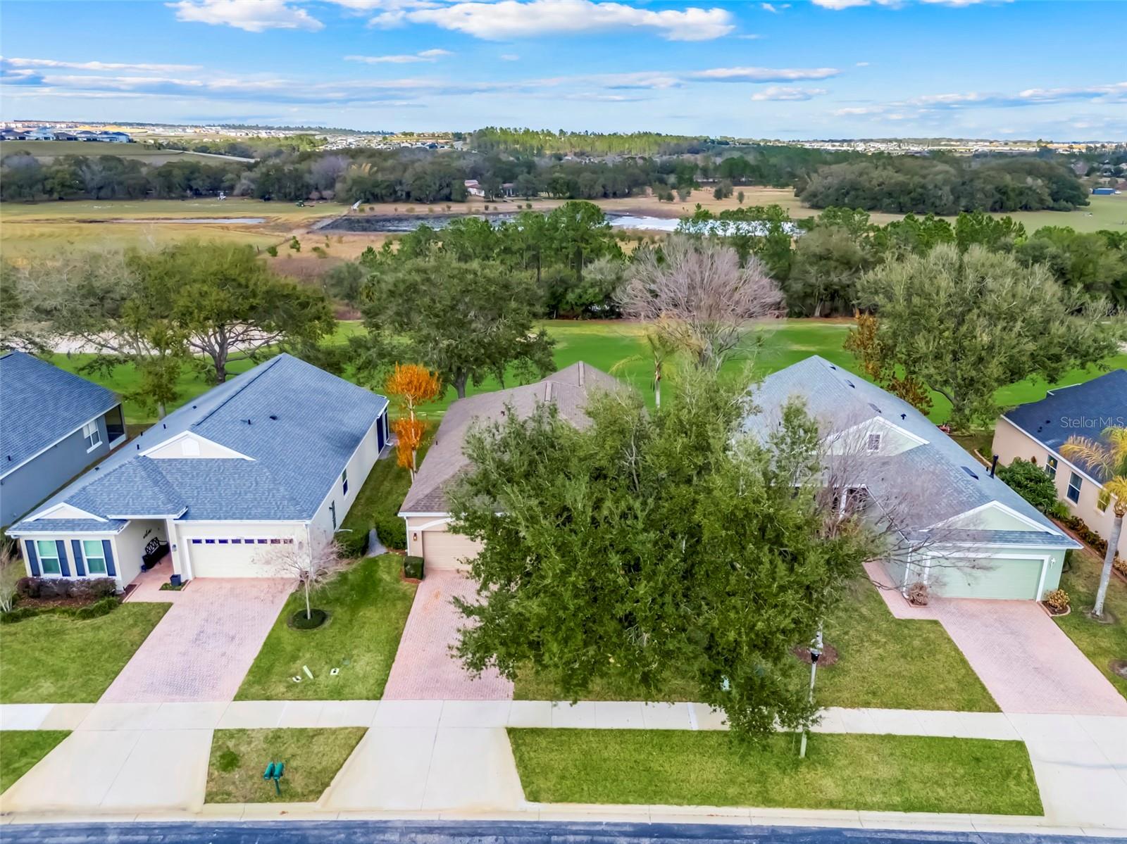 Image 3 of 50 For 2390 Caledonian Street