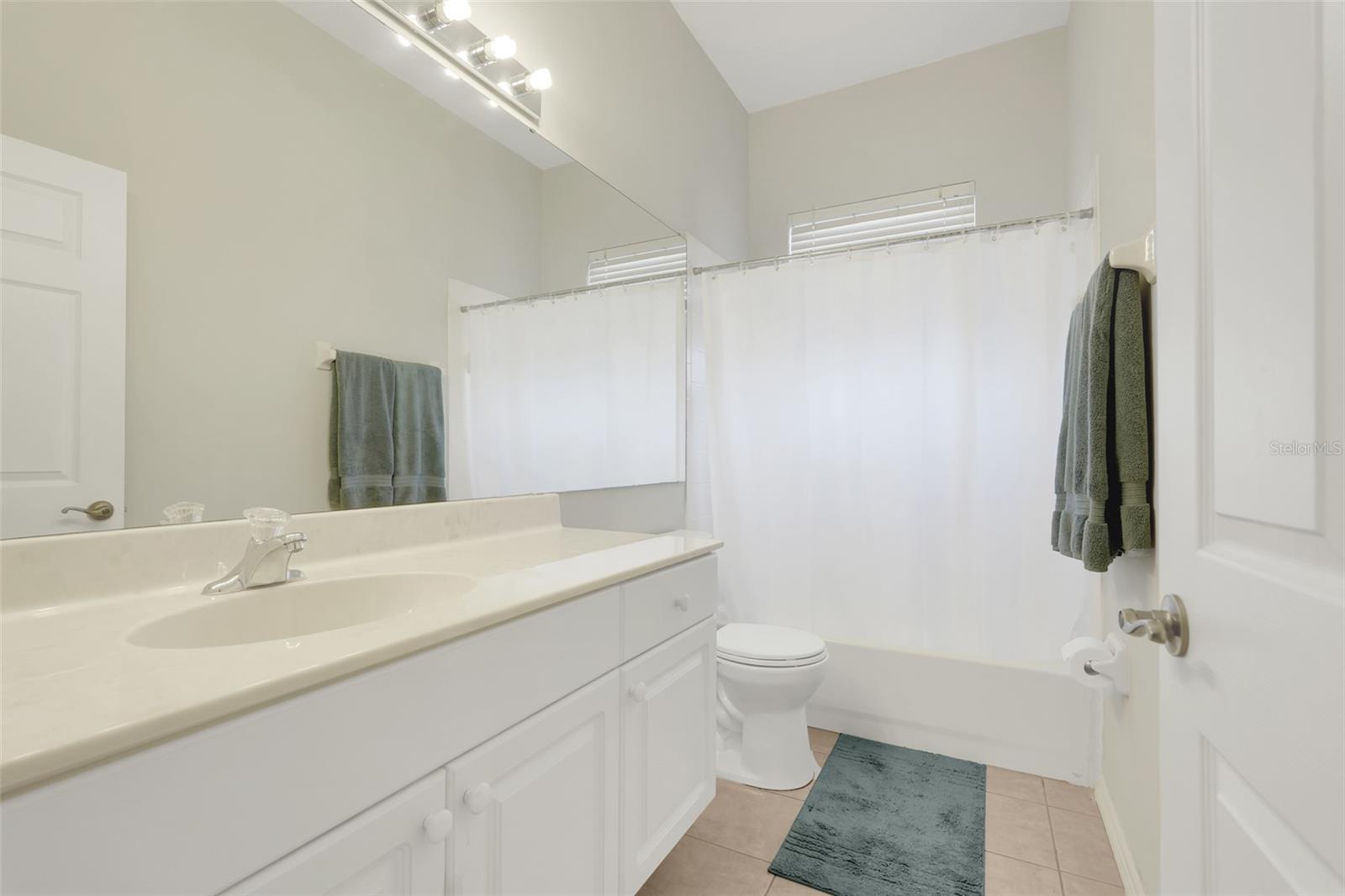 Image 9 of 50 For 2390 Caledonian Street