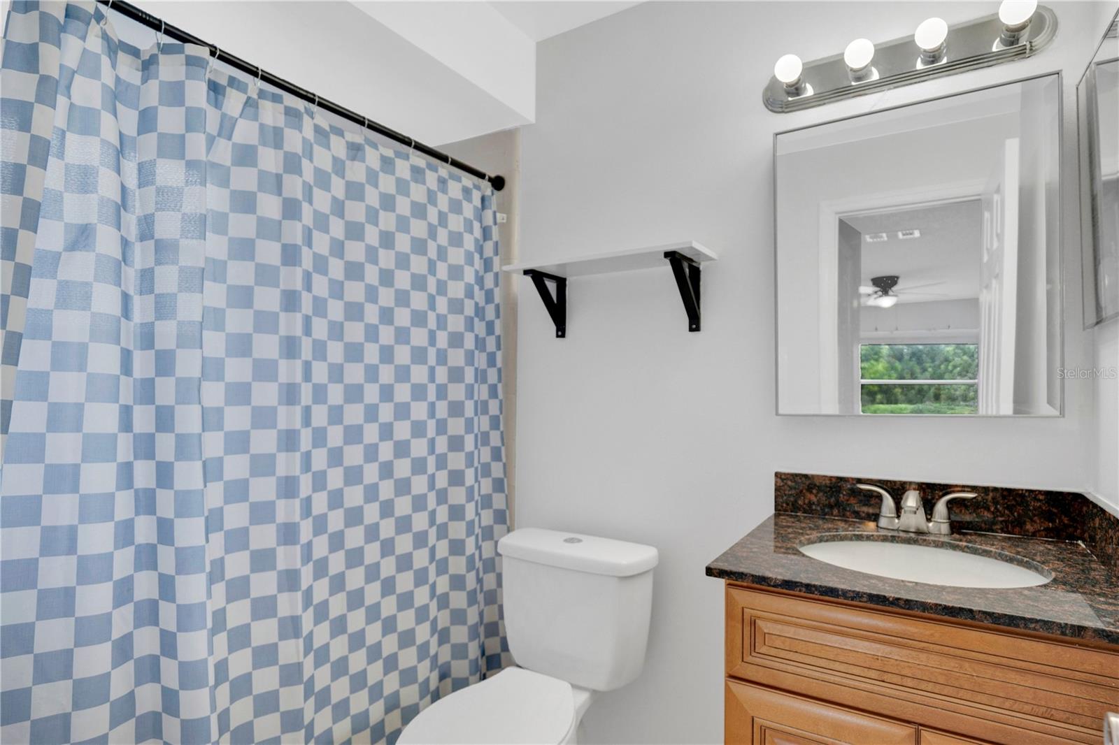 Listing photo id 14 for 4100 Pershing Pointe Place 3