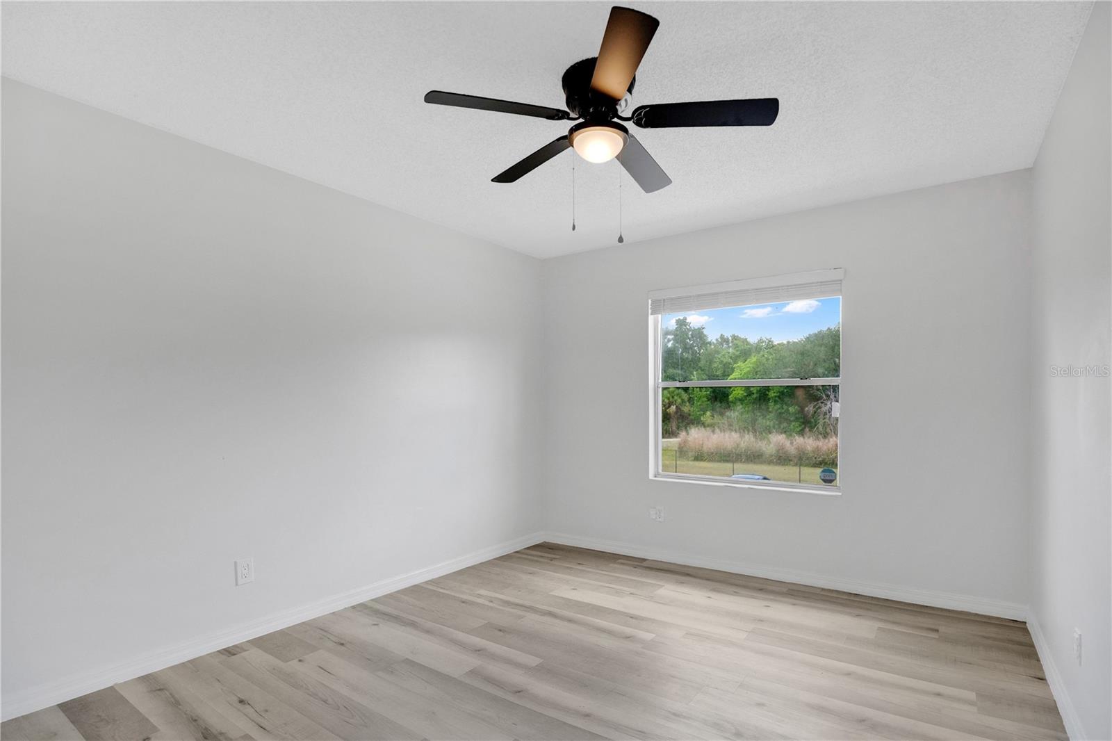 Listing photo id 16 for 4100 Pershing Pointe Place 3