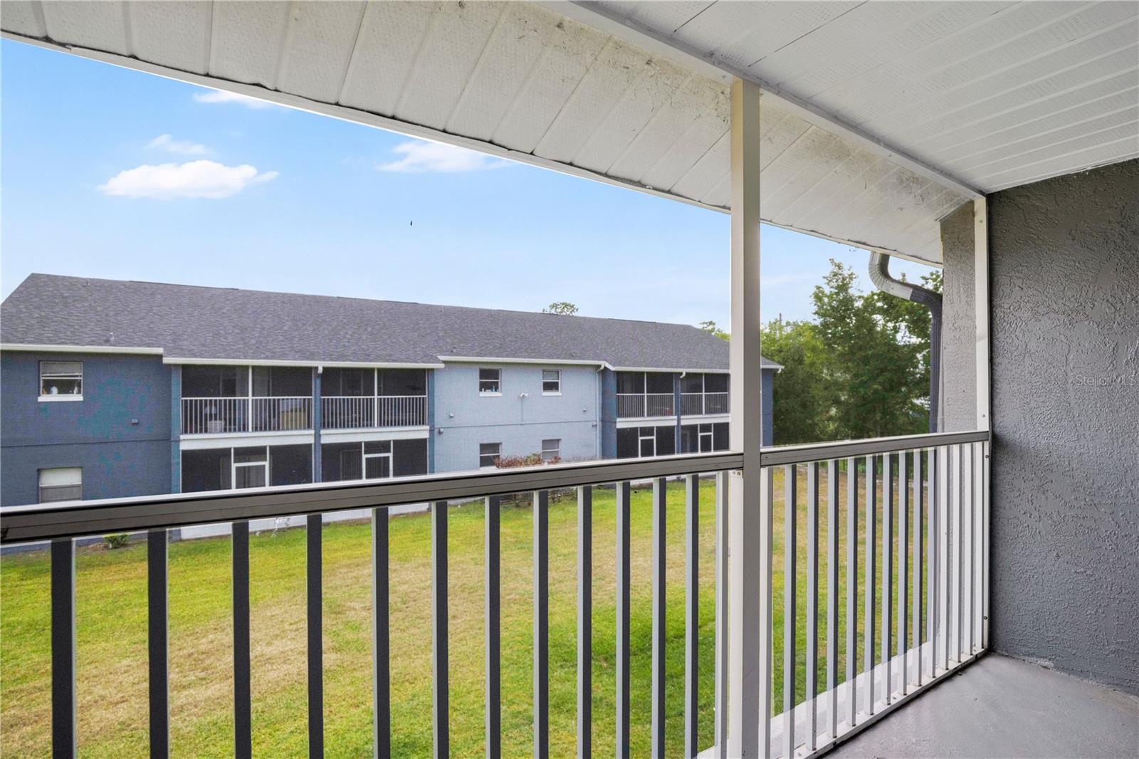 Listing photo id 19 for 4100 Pershing Pointe Place 3