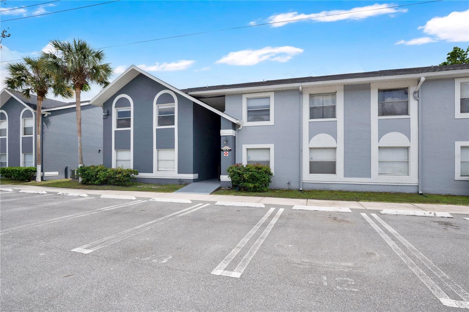 Listing photo id 21 for 4100 Pershing Pointe Place 3