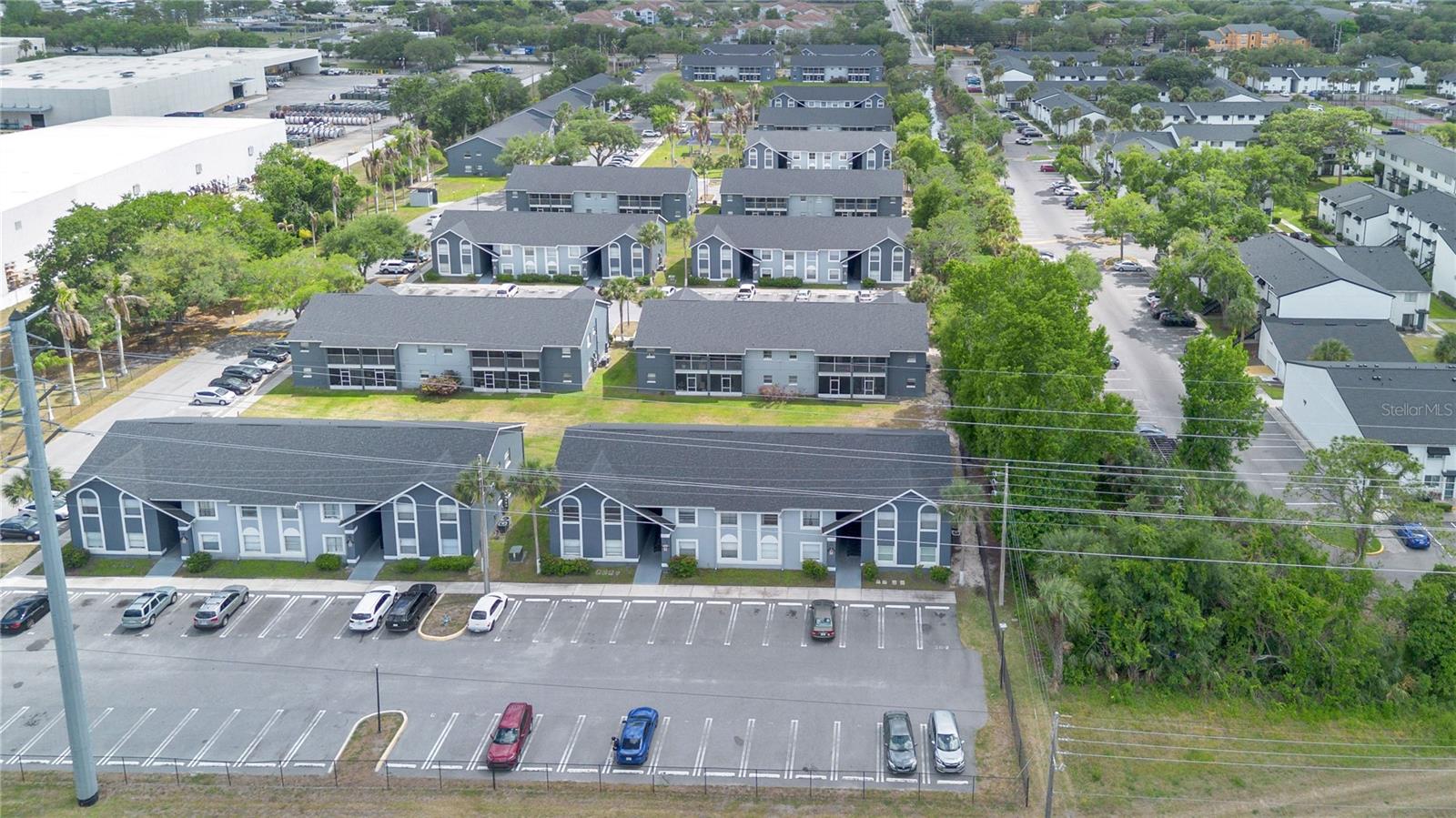 Listing photo id 24 for 4100 Pershing Pointe Place 3