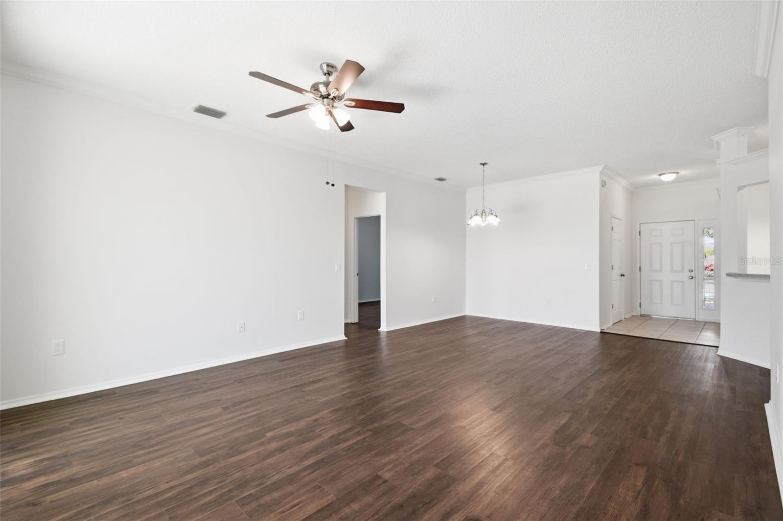 Image 14 of 46 For 823 Springwood Circle