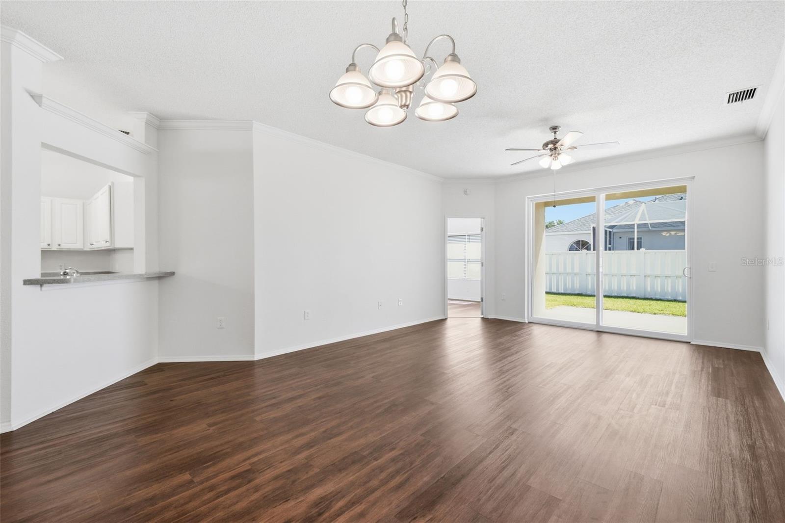 Image 15 of 46 For 823 Springwood Circle