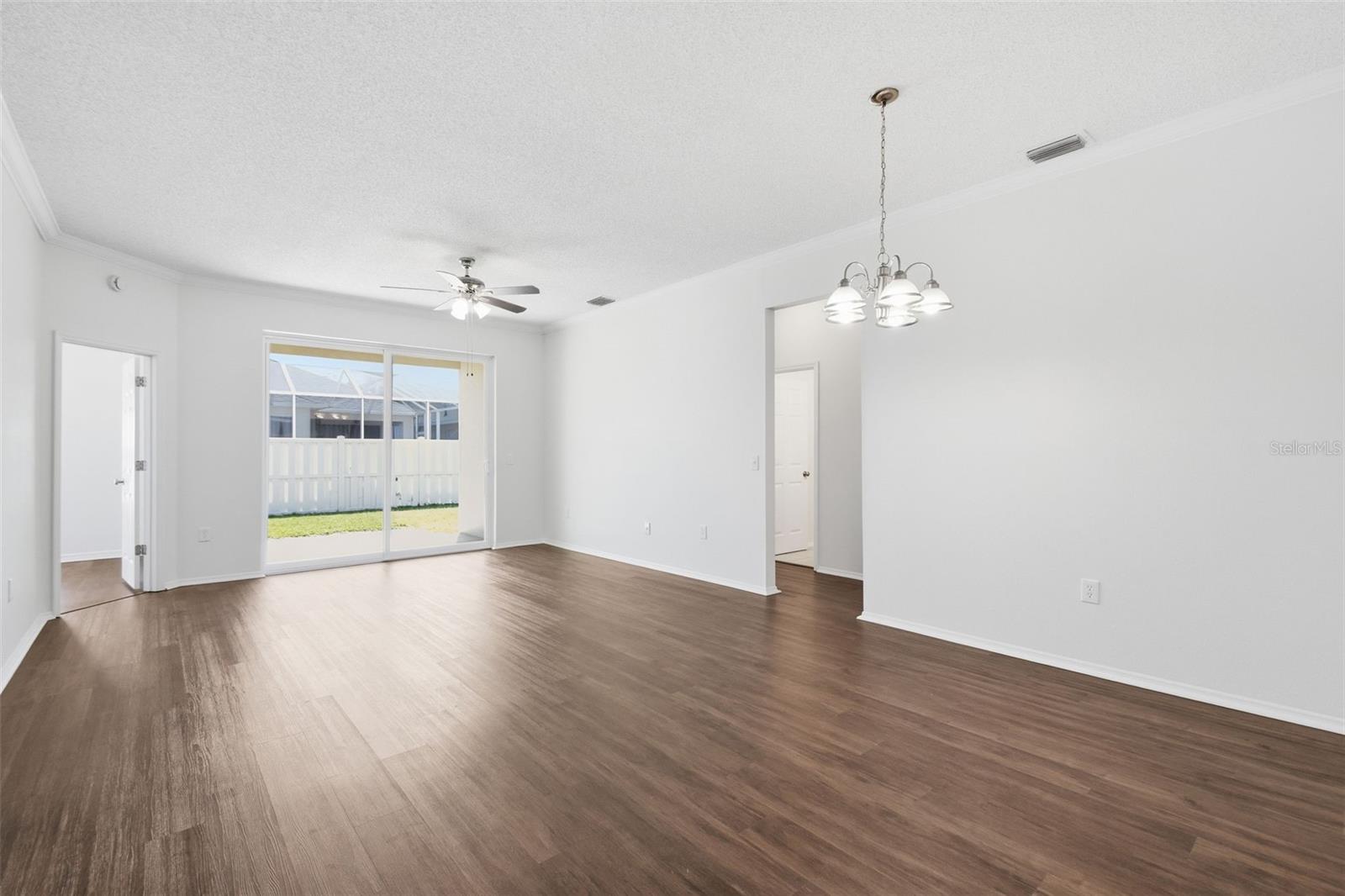 Image 16 of 46 For 823 Springwood Circle