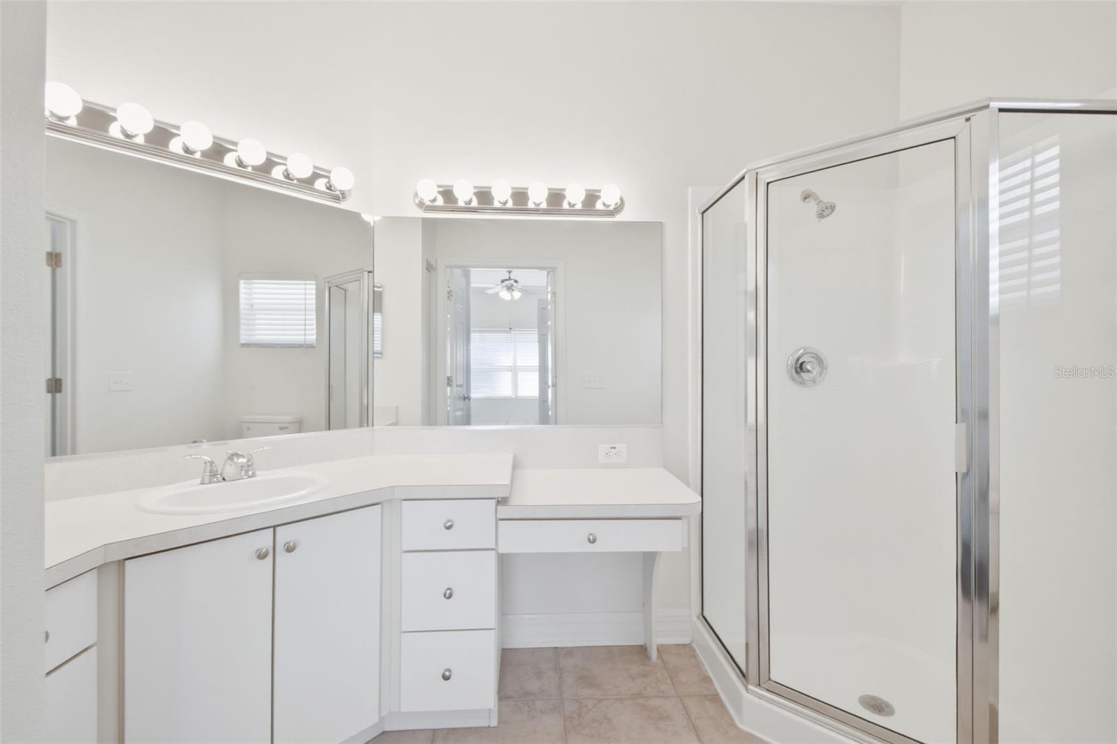 Image 35 of 46 For 823 Springwood Circle