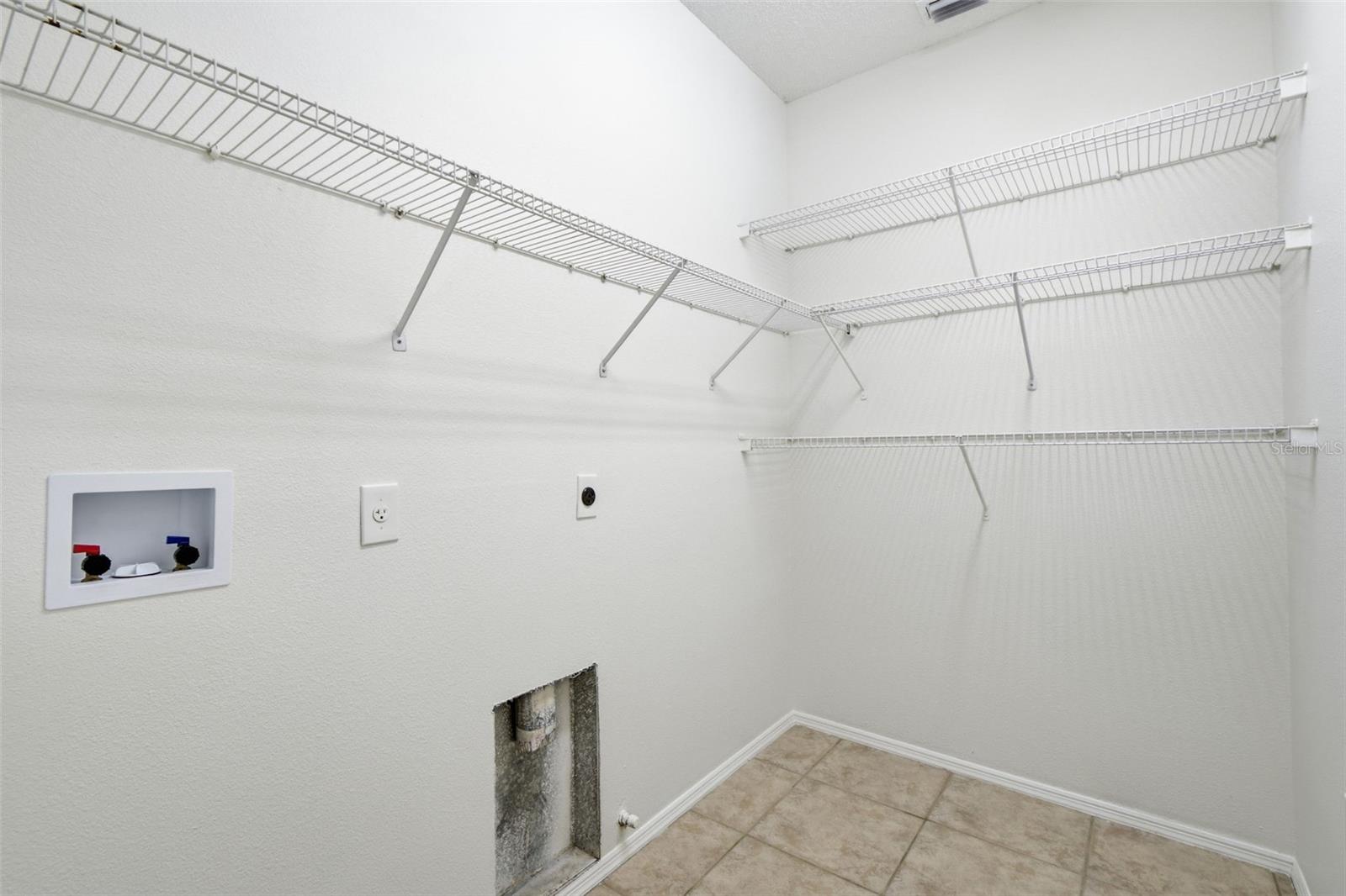 Image 39 of 46 For 823 Springwood Circle