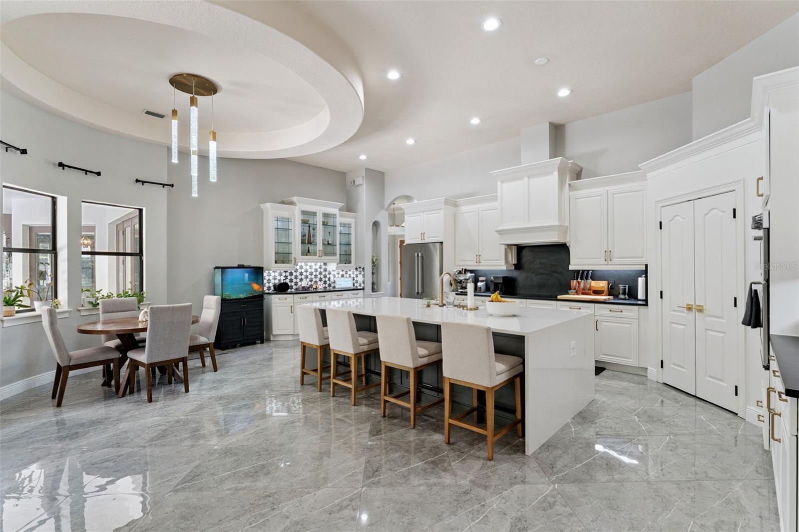 Listing photo id 11 for 773 Mills Estate Place
