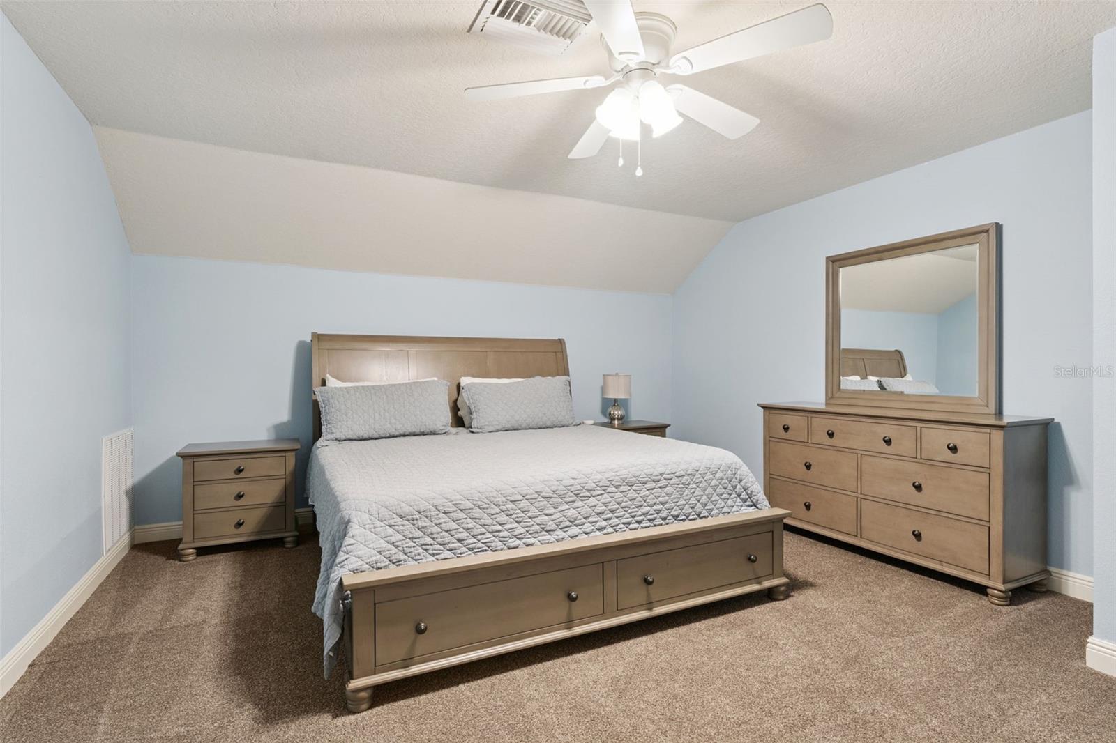 Listing photo id 19 for 773 Mills Estate Place