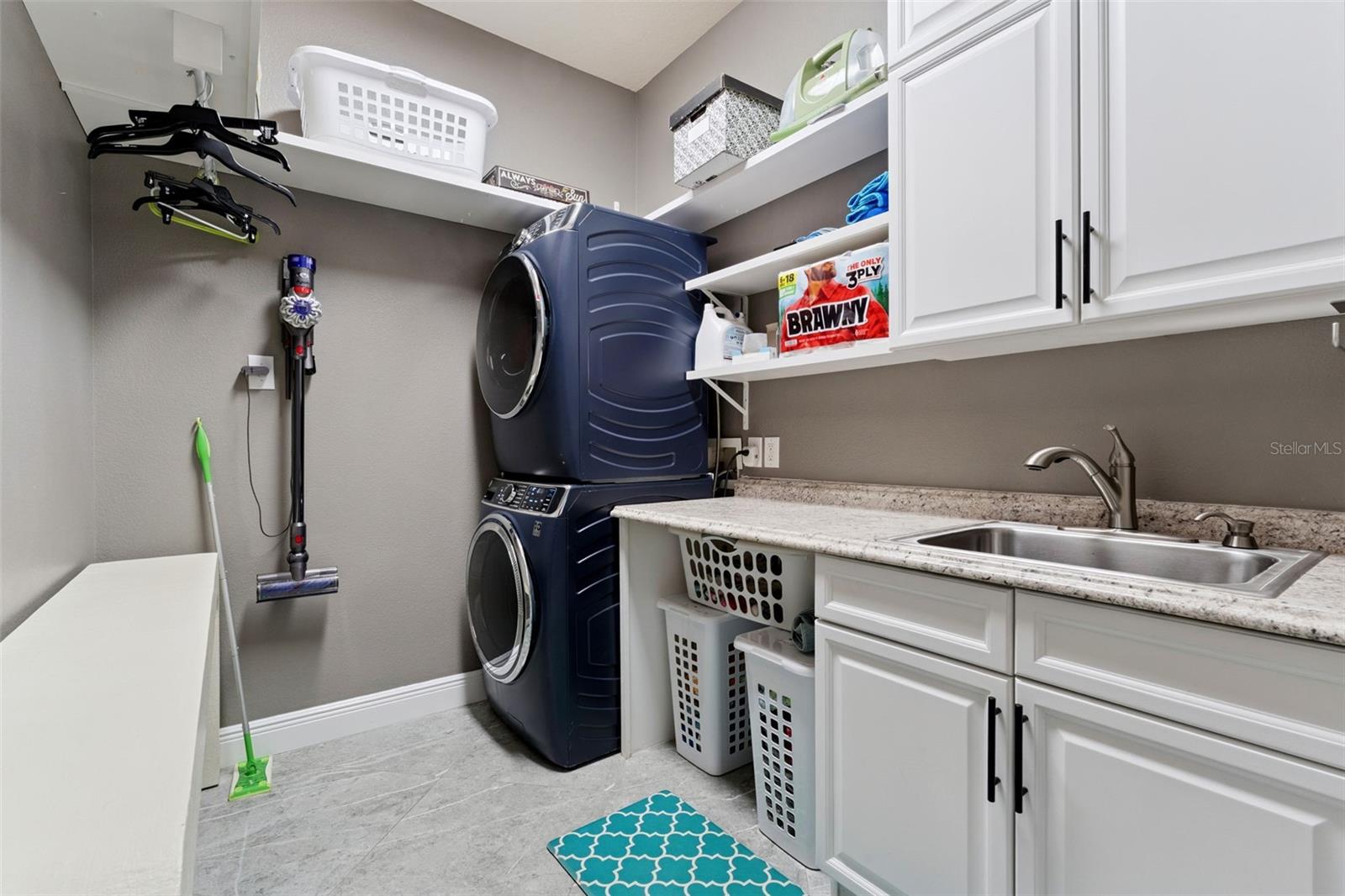 Listing photo id 31 for 773 Mills Estate Place