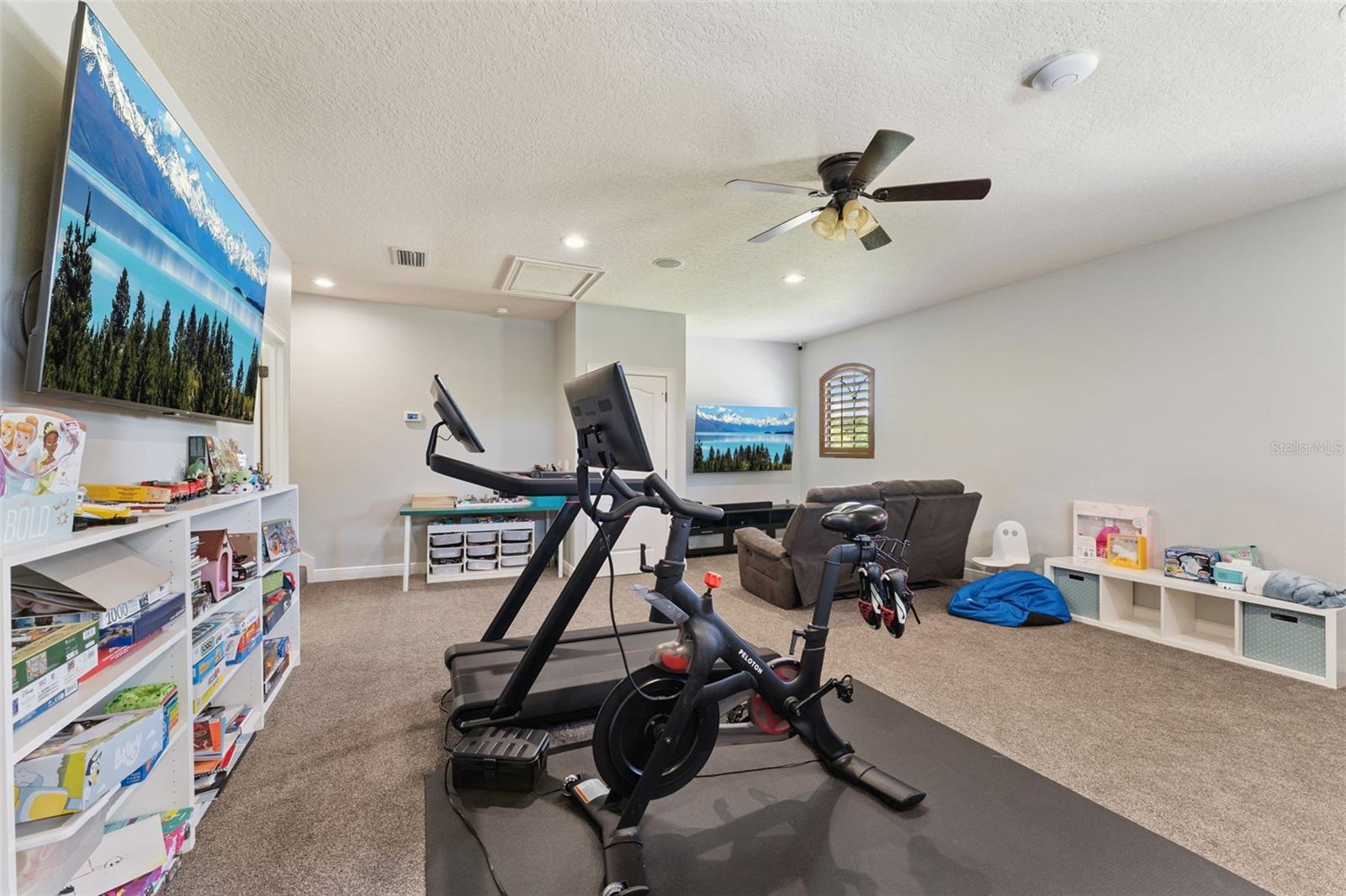 Listing photo id 35 for 773 Mills Estate Place