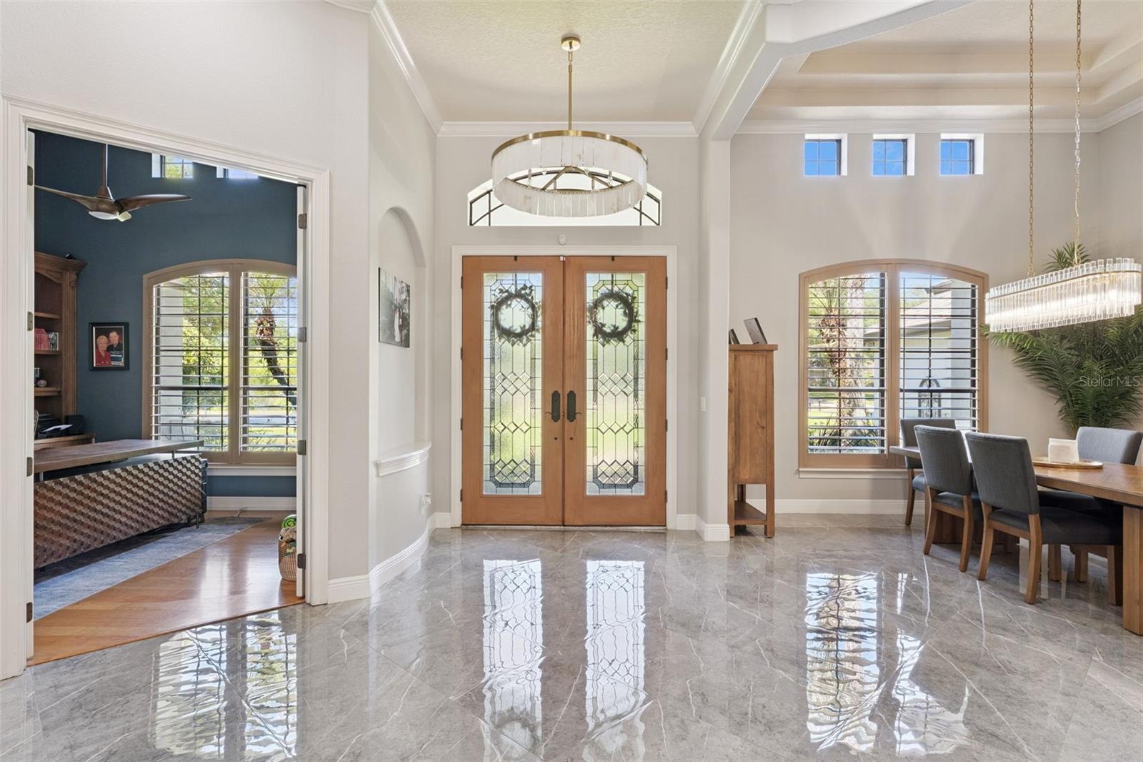 Listing photo id 3 for 773 Mills Estate Place