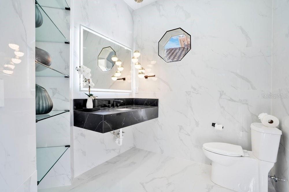 Image 13 of 96 For 8010 Firenze Boulevard