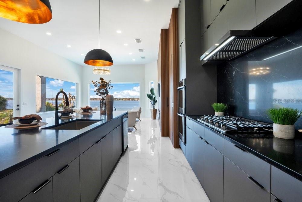 Image 19 of 96 For 8010 Firenze Boulevard