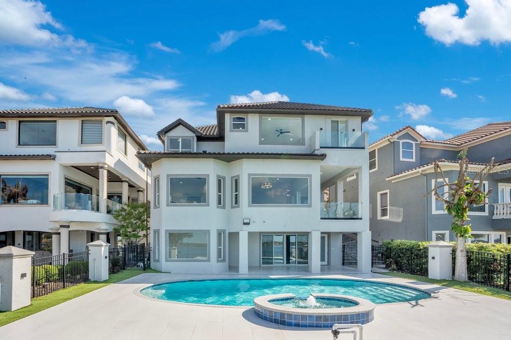 Image 3 of 96 For 8010 Firenze Boulevard