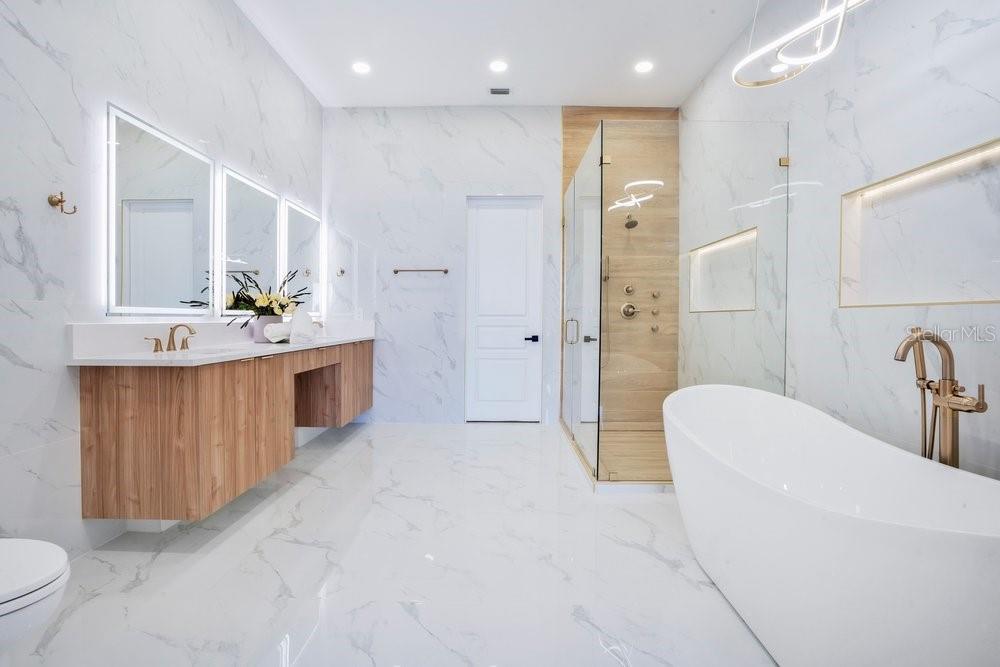 Image 33 of 96 For 8010 Firenze Boulevard