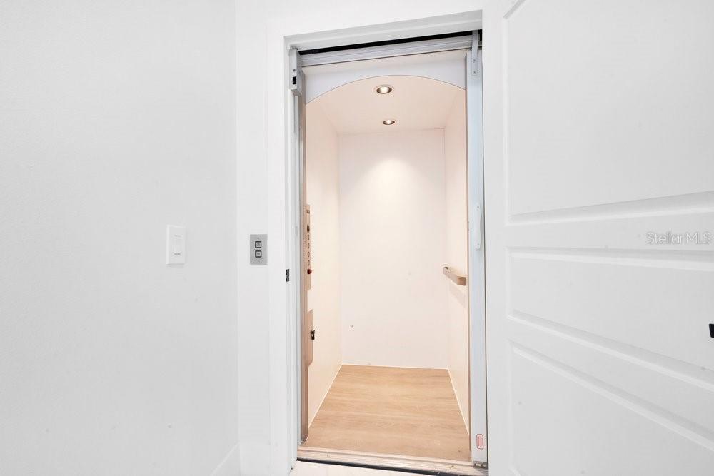 Image 41 of 96 For 8010 Firenze Boulevard