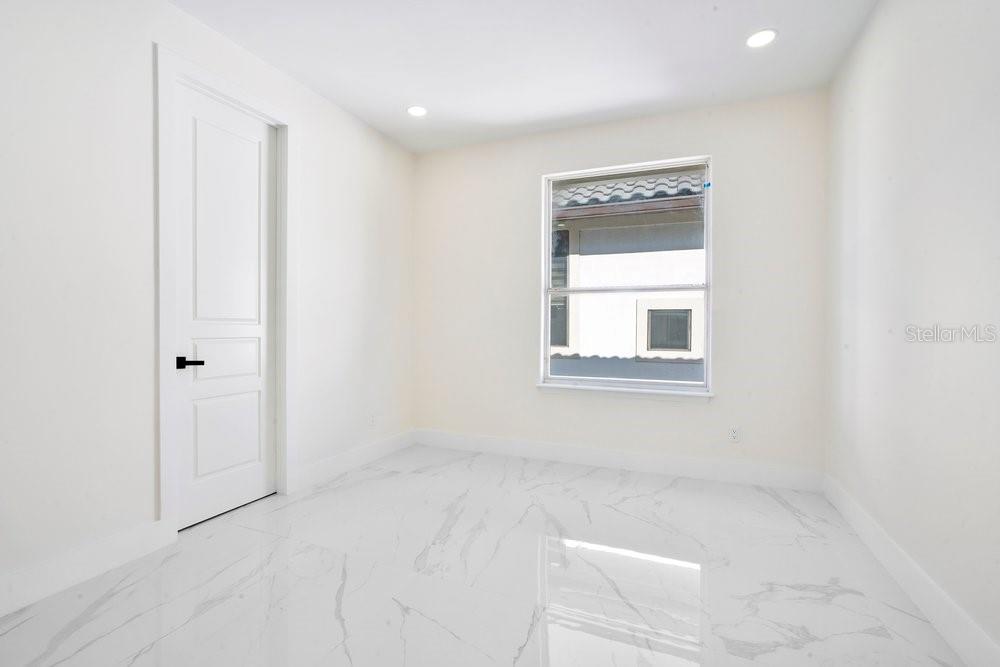 Image 56 of 96 For 8010 Firenze Boulevard