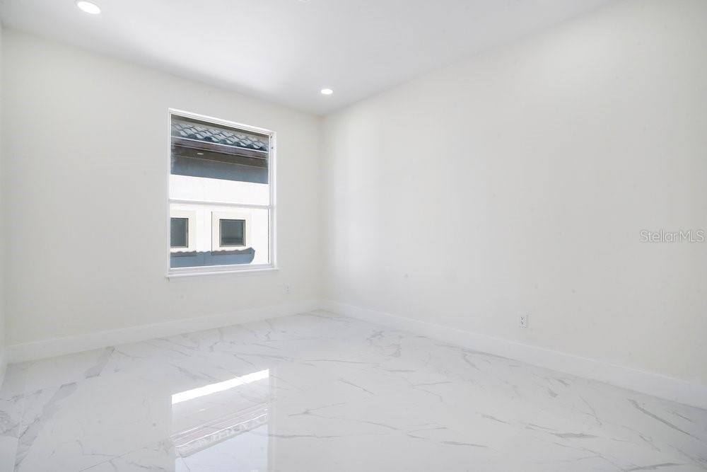 Image 57 of 96 For 8010 Firenze Boulevard