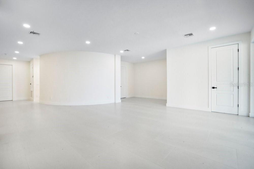 Image 58 of 96 For 8010 Firenze Boulevard