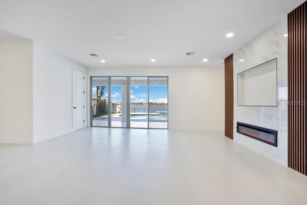 Image 59 of 96 For 8010 Firenze Boulevard