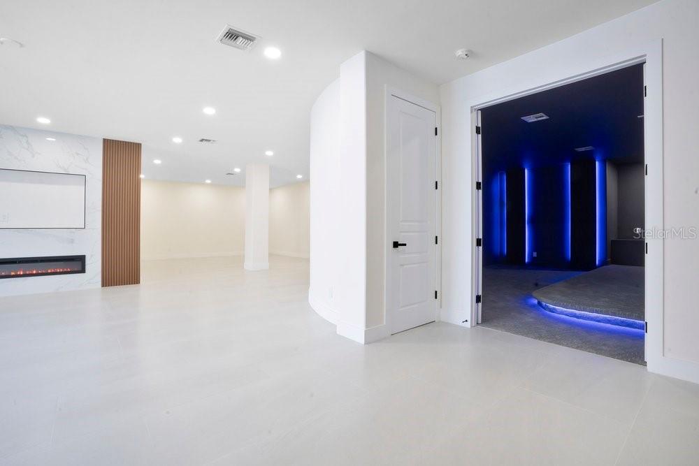 Image 62 of 96 For 8010 Firenze Boulevard