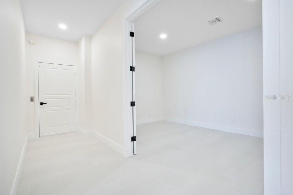 Image 67 of 96 For 8010 Firenze Boulevard