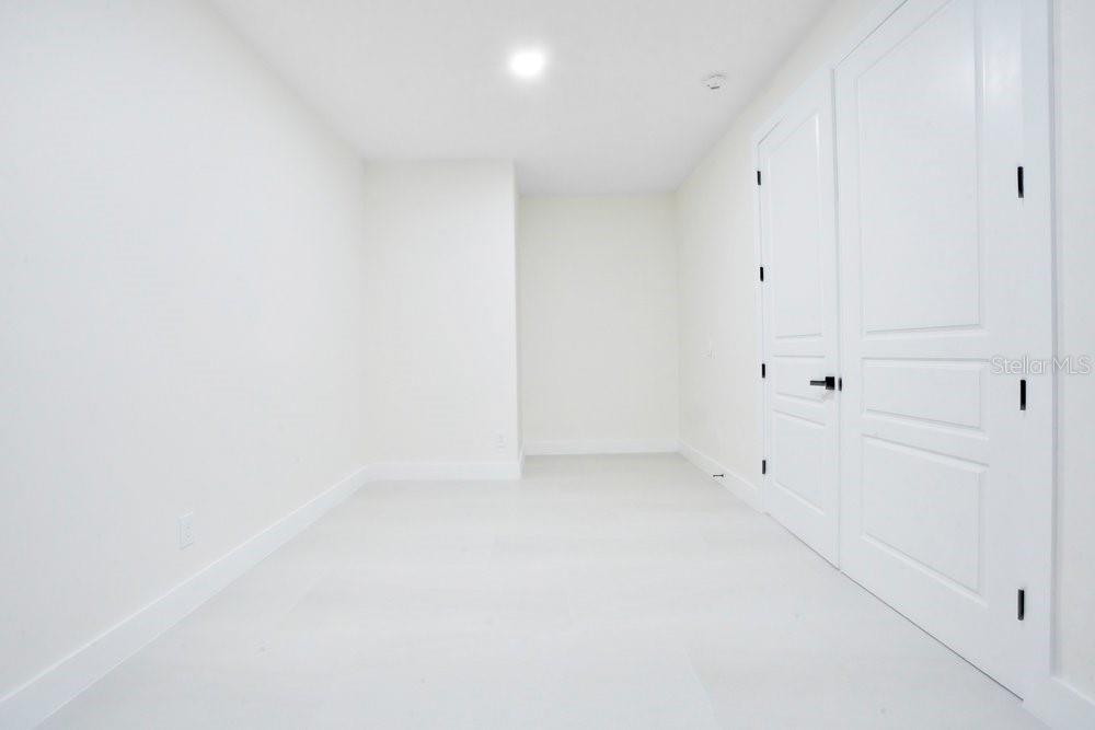 Image 68 of 96 For 8010 Firenze Boulevard