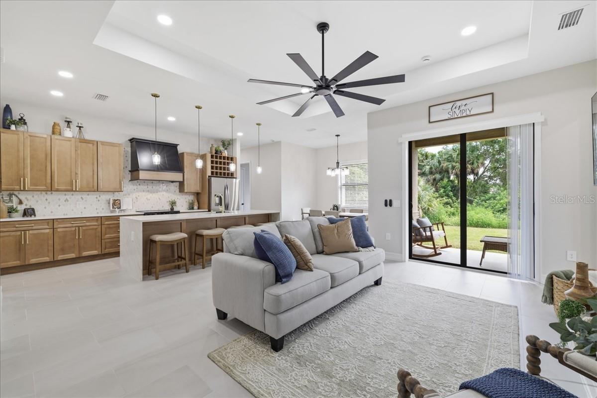 Image 10 of 46 For 810 Sentinela Boulevard