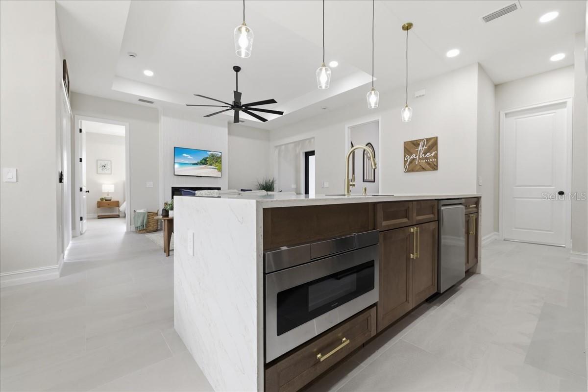 Image 3 of 46 For 810 Sentinela Boulevard