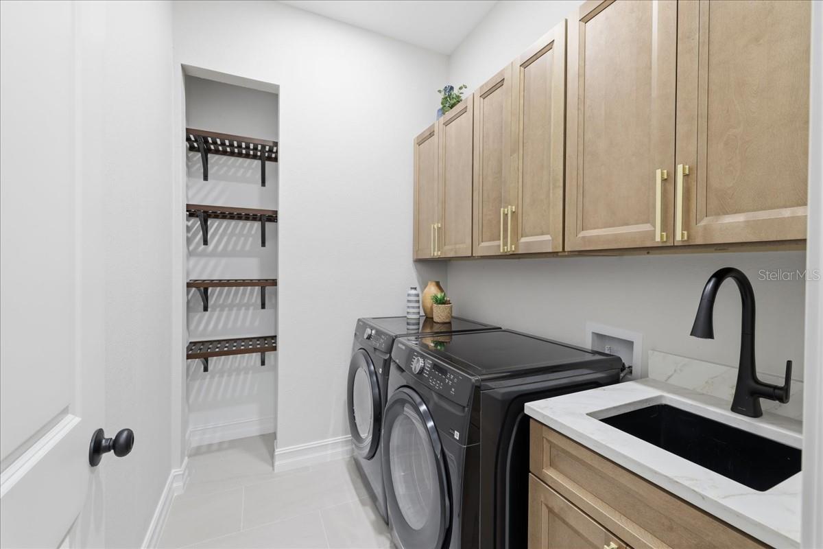 Image 4 of 46 For 810 Sentinela Boulevard