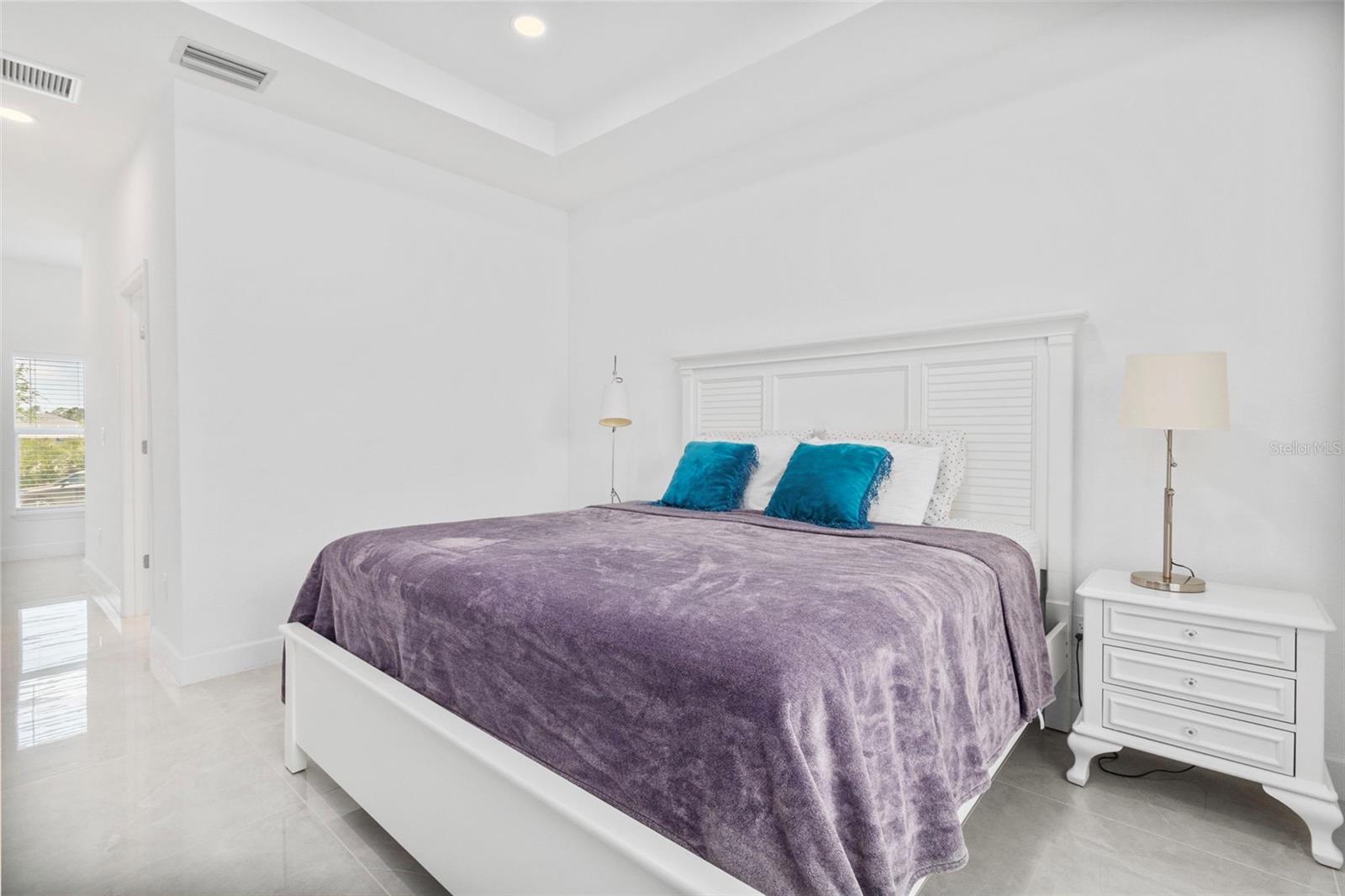 Image 13 of 40 For 15473 Lakeland Circle