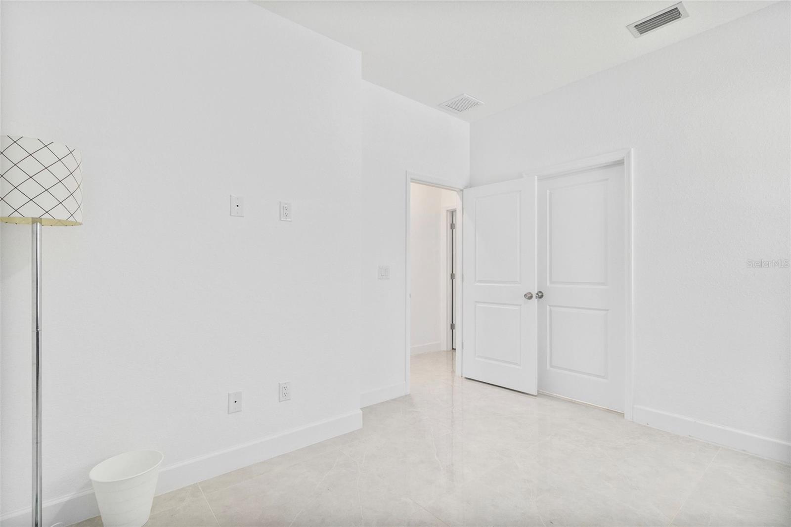 Image 24 of 40 For 15473 Lakeland Circle