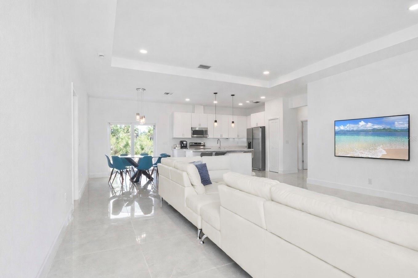 Image 4 of 40 For 15473 Lakeland Circle