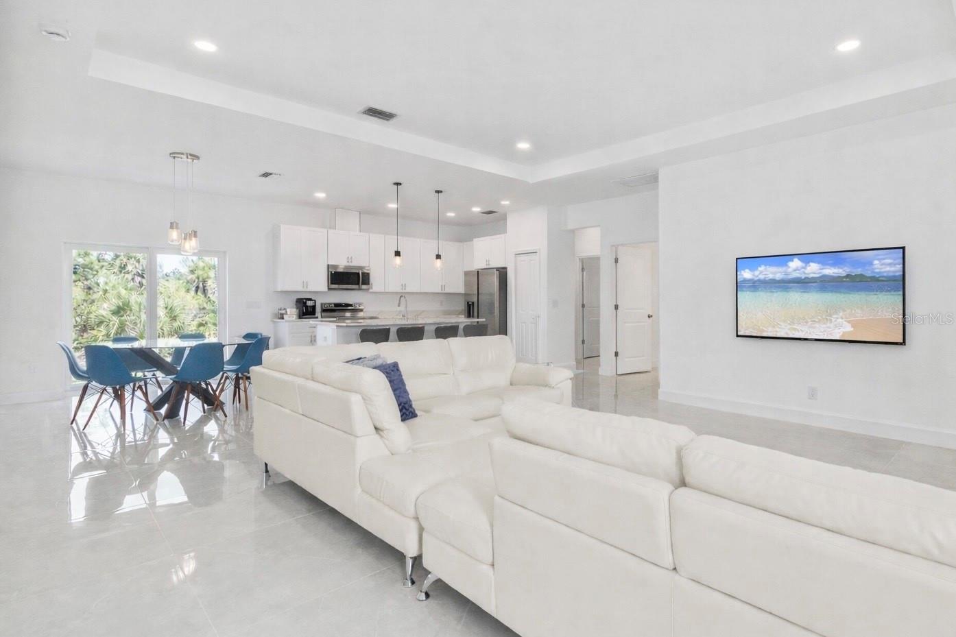 Image 5 of 40 For 15473 Lakeland Circle