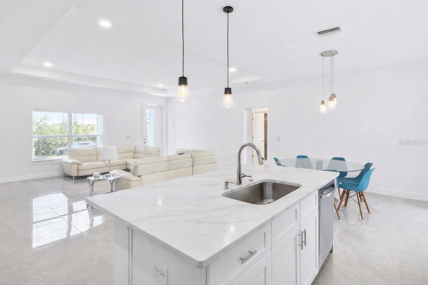 Image 6 of 40 For 15473 Lakeland Circle