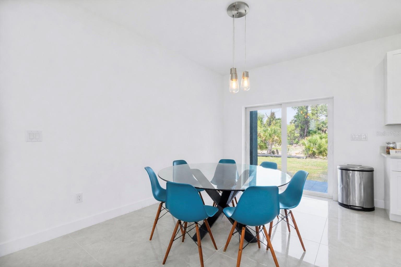 Image 7 of 40 For 15473 Lakeland Circle