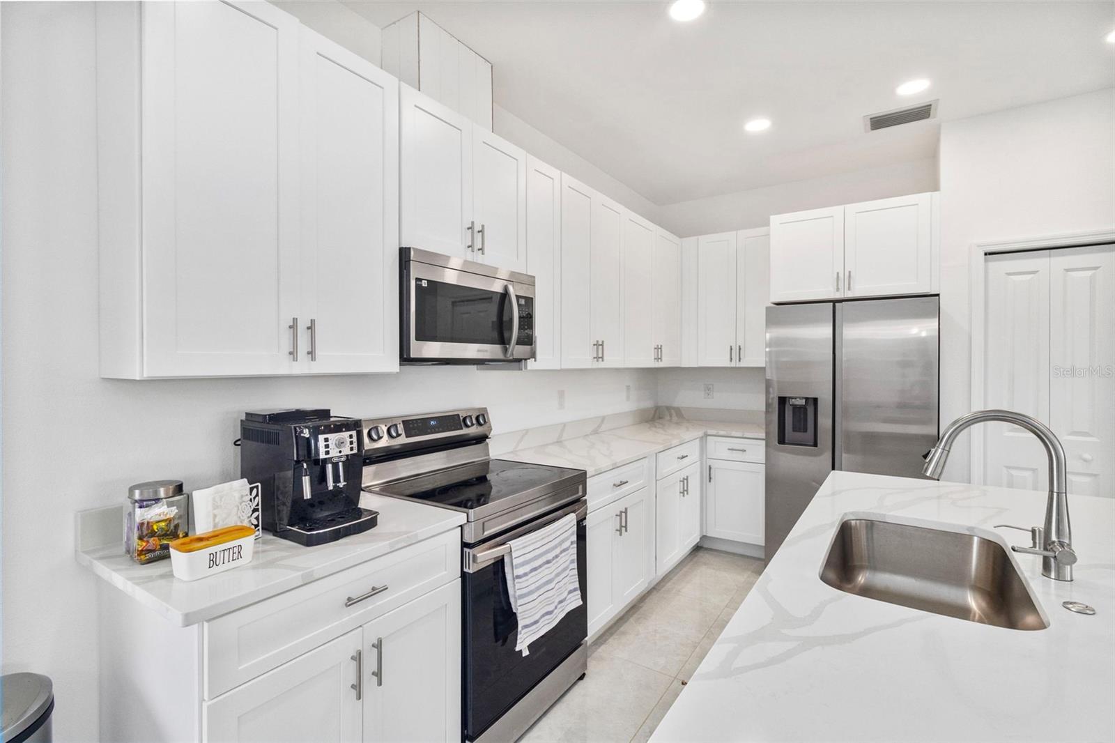 Image 9 of 40 For 15473 Lakeland Circle