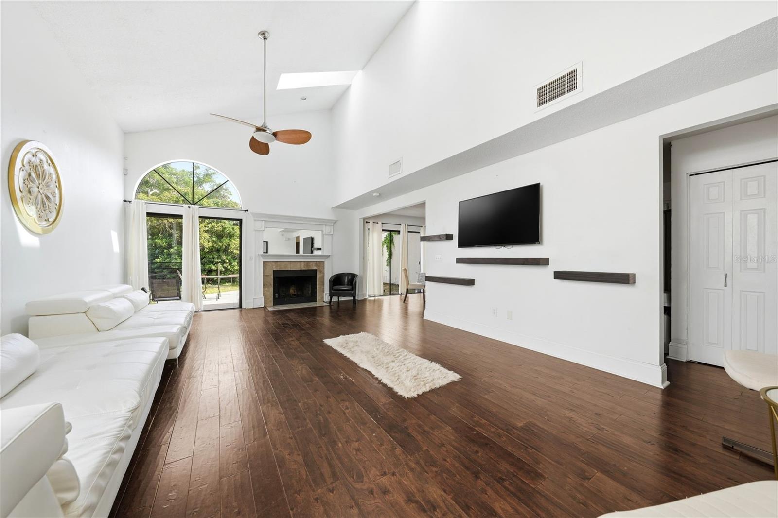 Image 5 of 44 For 5316 Alcom Drive