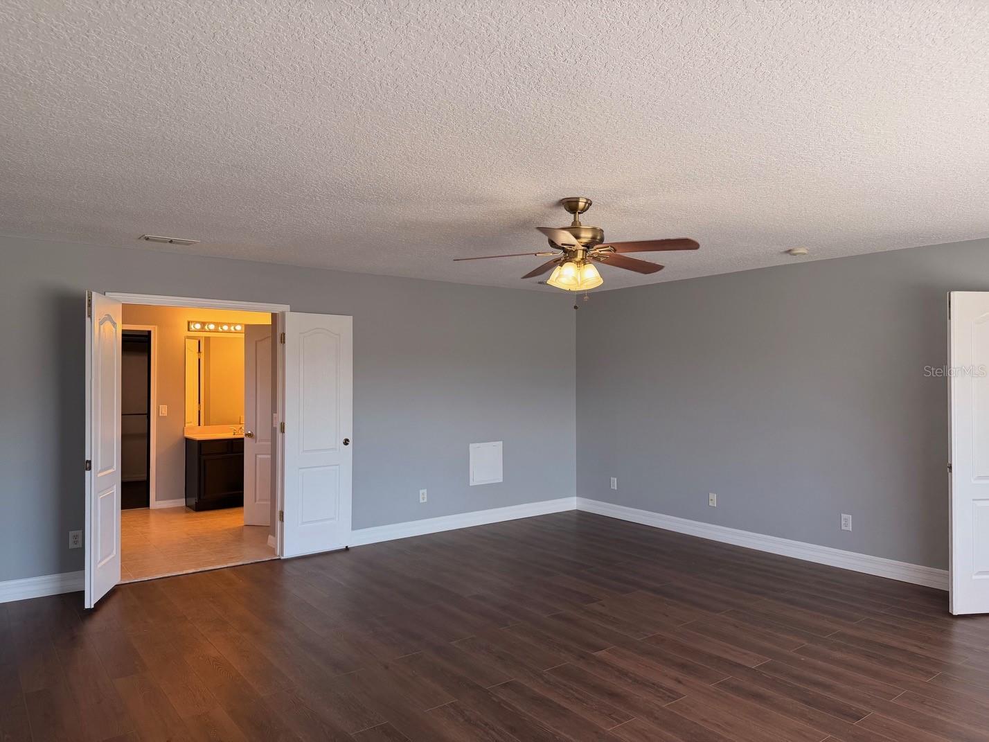 Image 12 of 31 For 5768 Los Palma Vista Drive