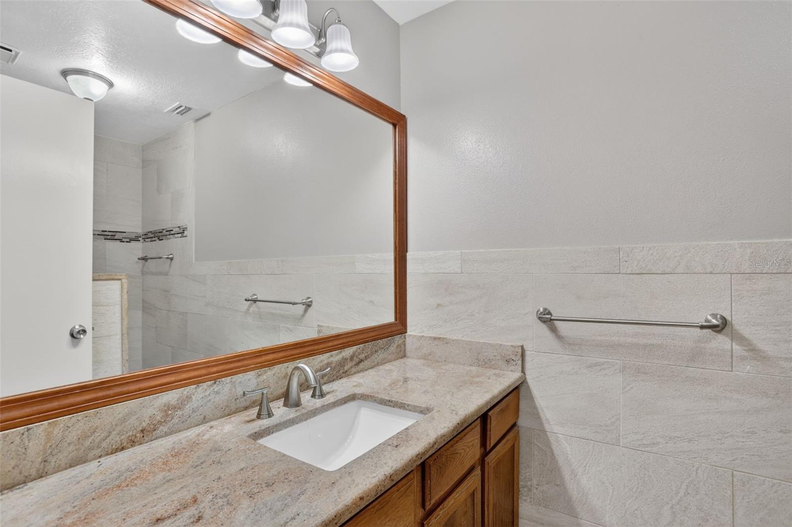 Image 22 of 36 For 7636 Dundas Drive