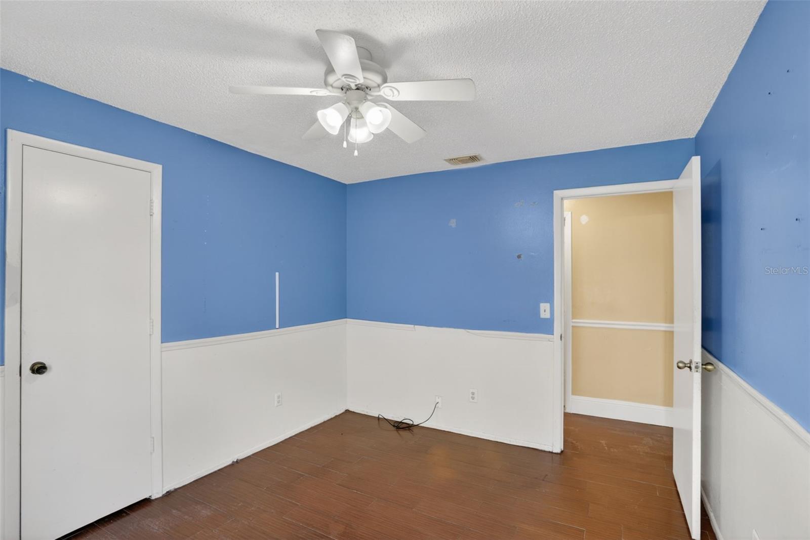 Image 23 of 36 For 7636 Dundas Drive