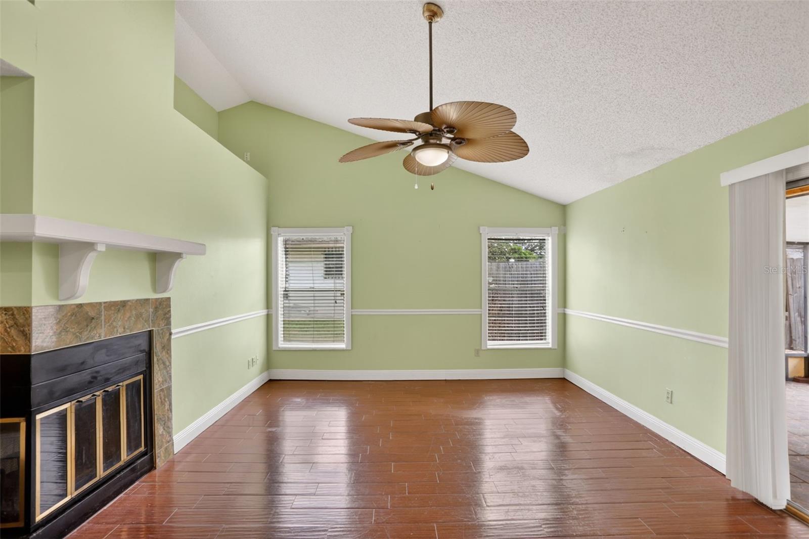 Image 9 of 36 For 7636 Dundas Drive