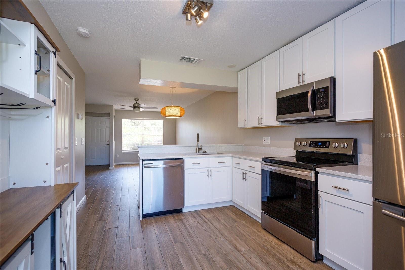 Image 6 of 17 For 176 Reserve Circle 108