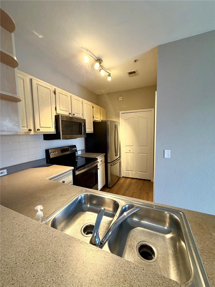 Image 6 of 14 For 2639 Maitland Crossing Way 206