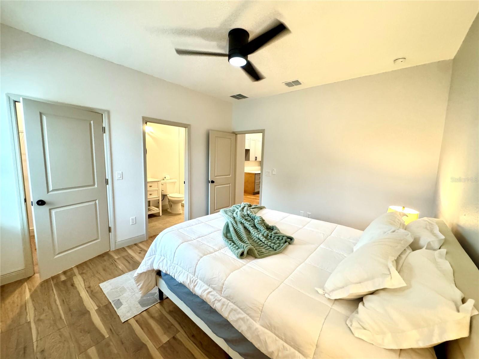 Image 14 of 33 For 1377 7th Street