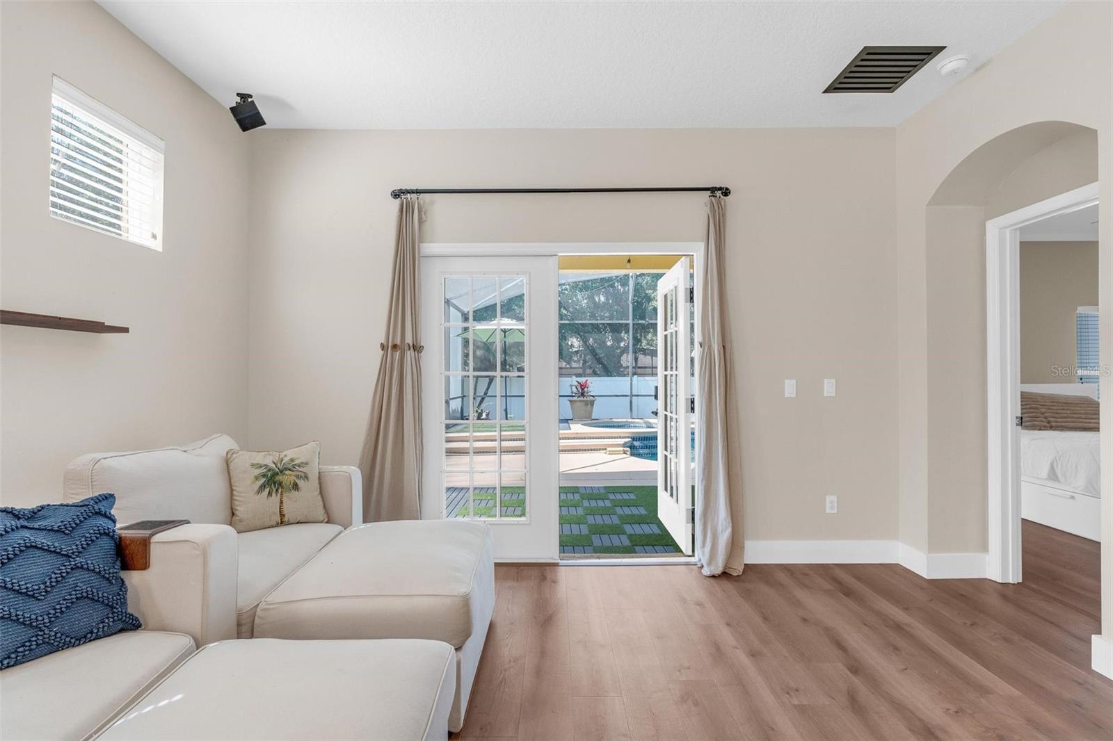Image 13 of 48 For 13842 Orange Crest Drive