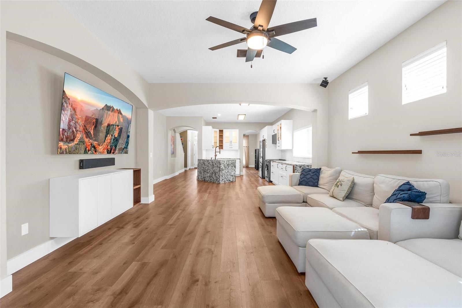 Image 14 of 48 For 13842 Orange Crest Drive