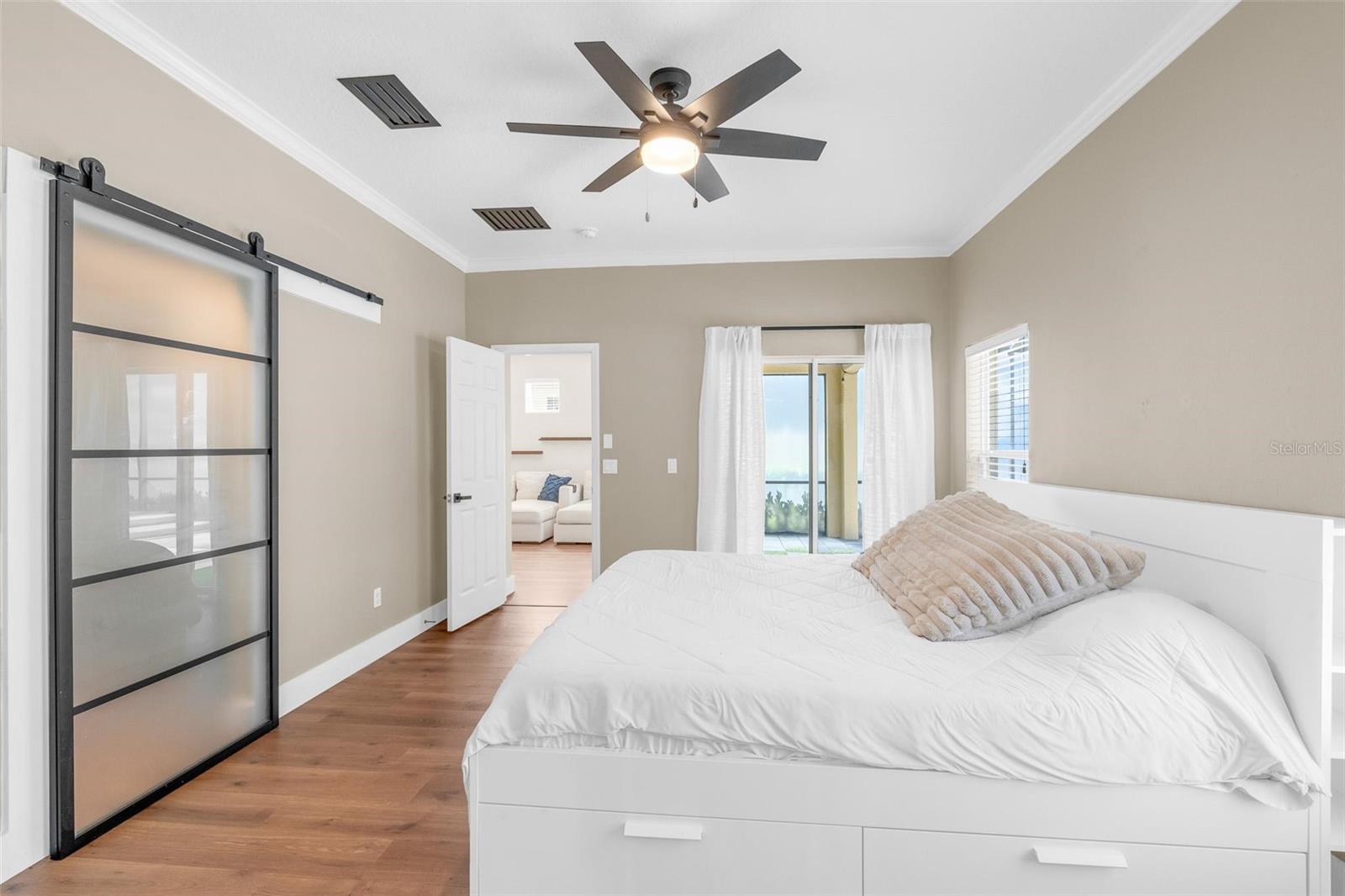 Image 16 of 48 For 13842 Orange Crest Drive